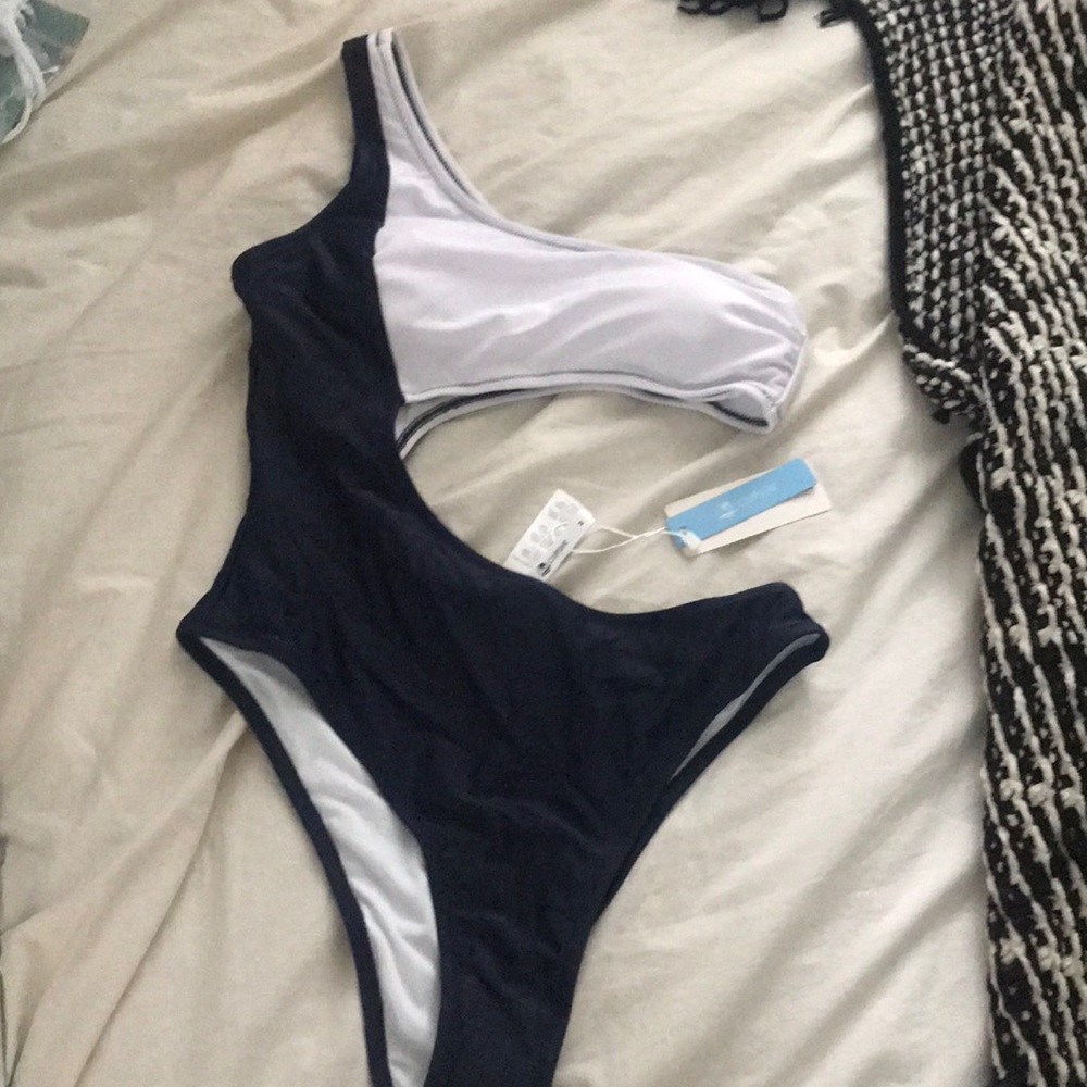 CUPSHE bathing suit